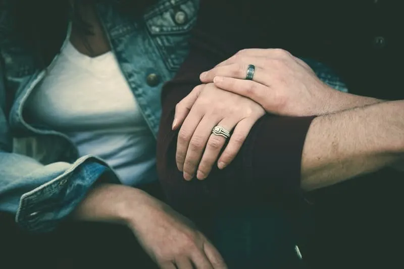 5 Disturbing Ways In Which A Controlling Partner Deceives You