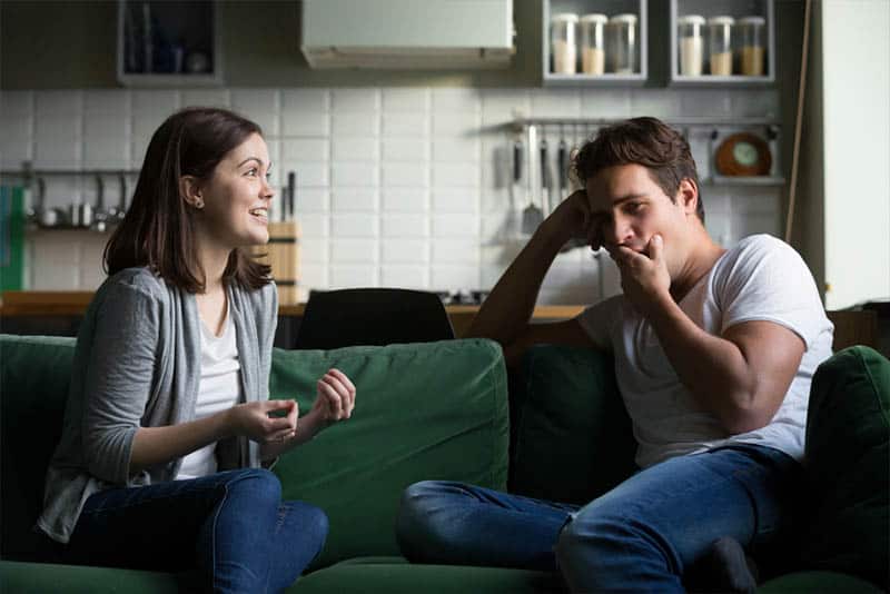 Watch Out For These Relationship Red Flags