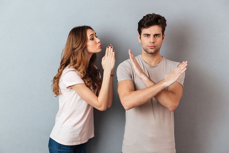 6 Things You Should NEVER Be Caught Doing With Your Ex
