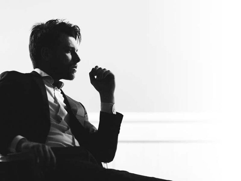 Sigma Male: 10 Personality Traits & How To Handle Him