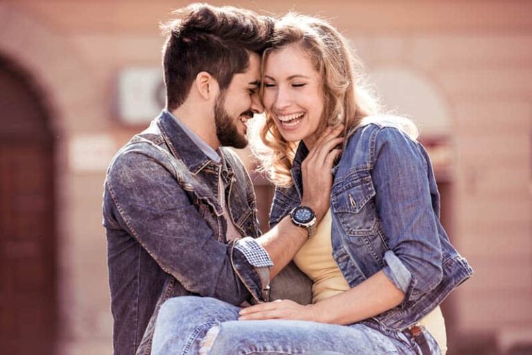 10 Sides You Experience When You Are Head Over Heels With Him