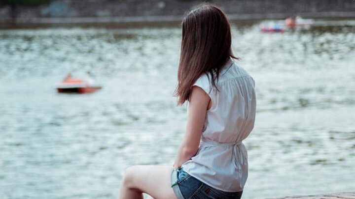 6 Signs That You Are An Emotionally Neglected Woman