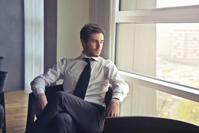 4 Signs Your Man Is Abusively Paranoid (And 4 Ways To Handle It)