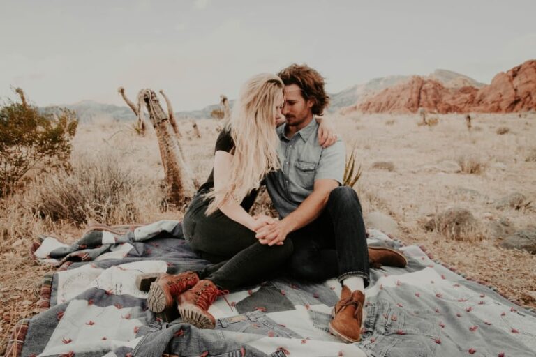 pareja en picnic
