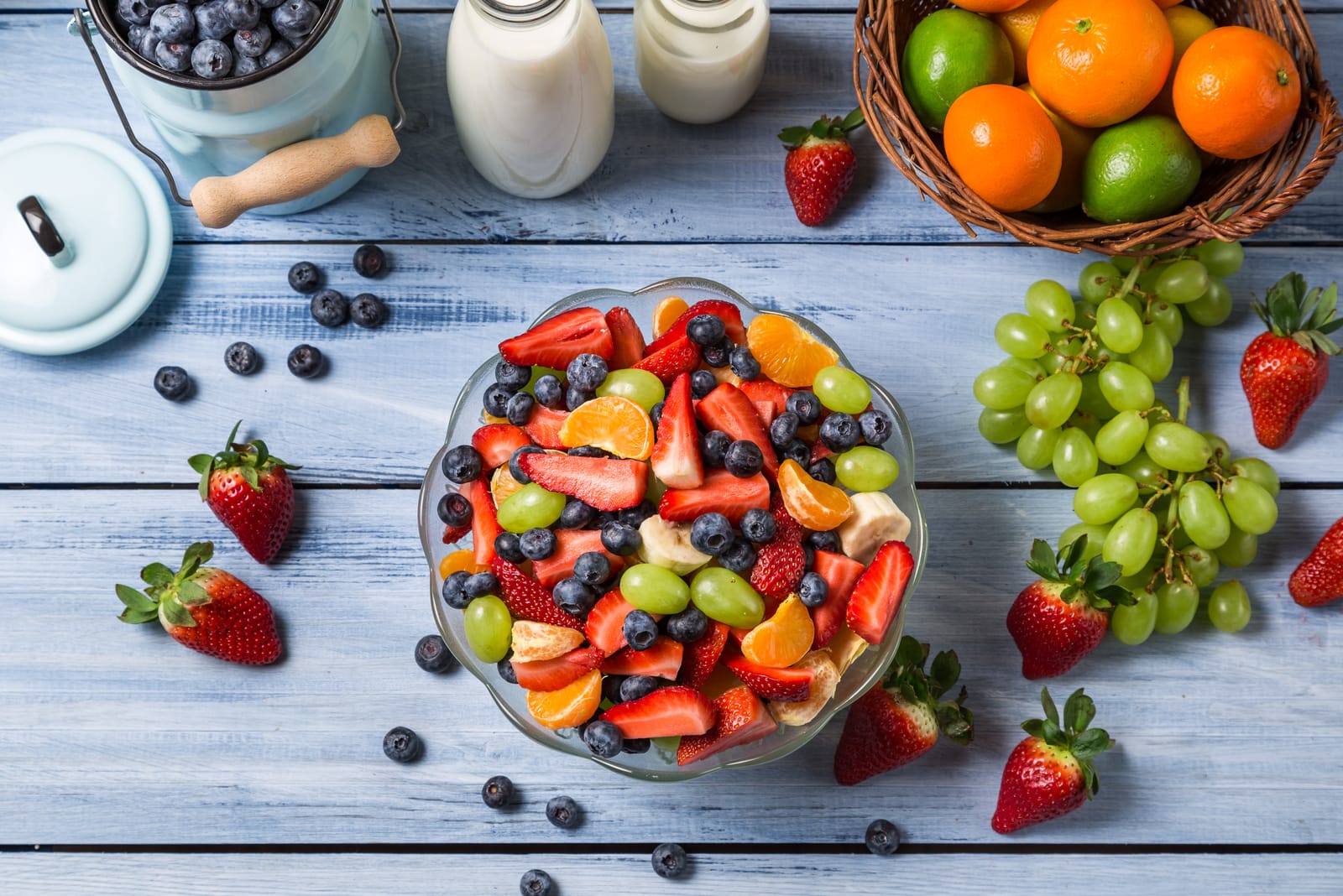 preparação de uma salada de frutas