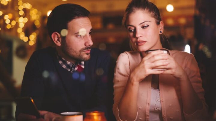 7 Toxic Relationship Habits Which We Mistake As Normal