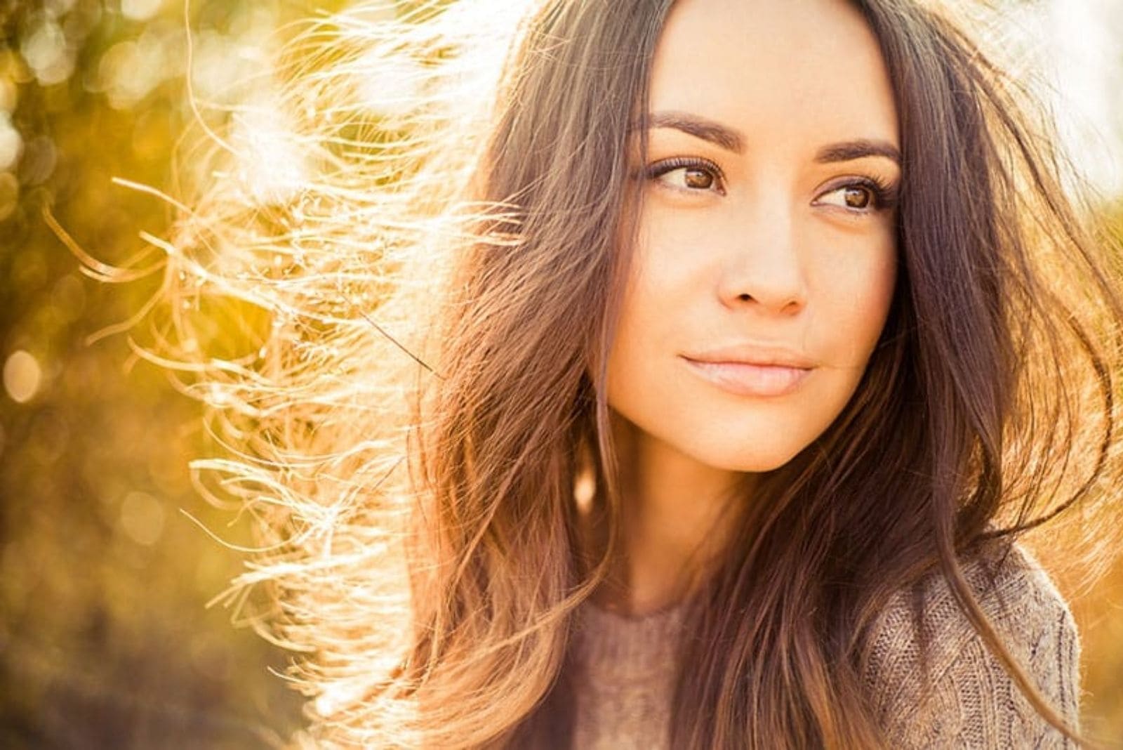 retrato de chica guapa al atardecer