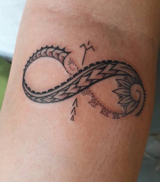pattern design tattoo on arm