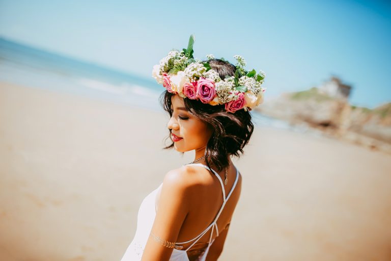 mulher bonita na praia