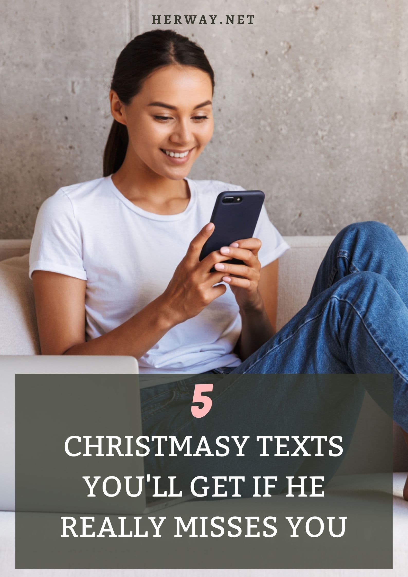 5 Christmasy Texts You'll Get If He Really Misses You