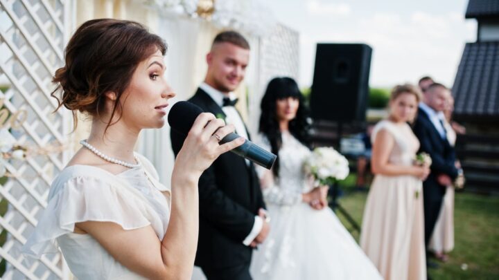 10 Best Maid Of Honor Speech Examples (+15 Pro Tips)
