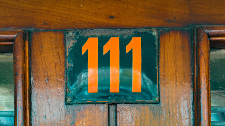 Significato del numero 111 dell'Angelo in amore e 15 motivi per cui continui a vederlo.