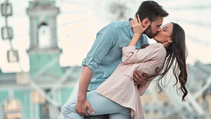 Do Narcissists Enjoy Kissing? Here’s The REAL Answer!