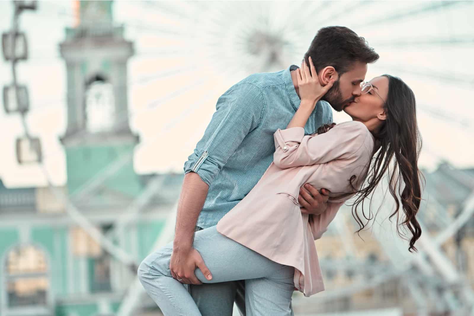 Do Narcissists Enjoy Kissing? Here’s The REAL Answer!