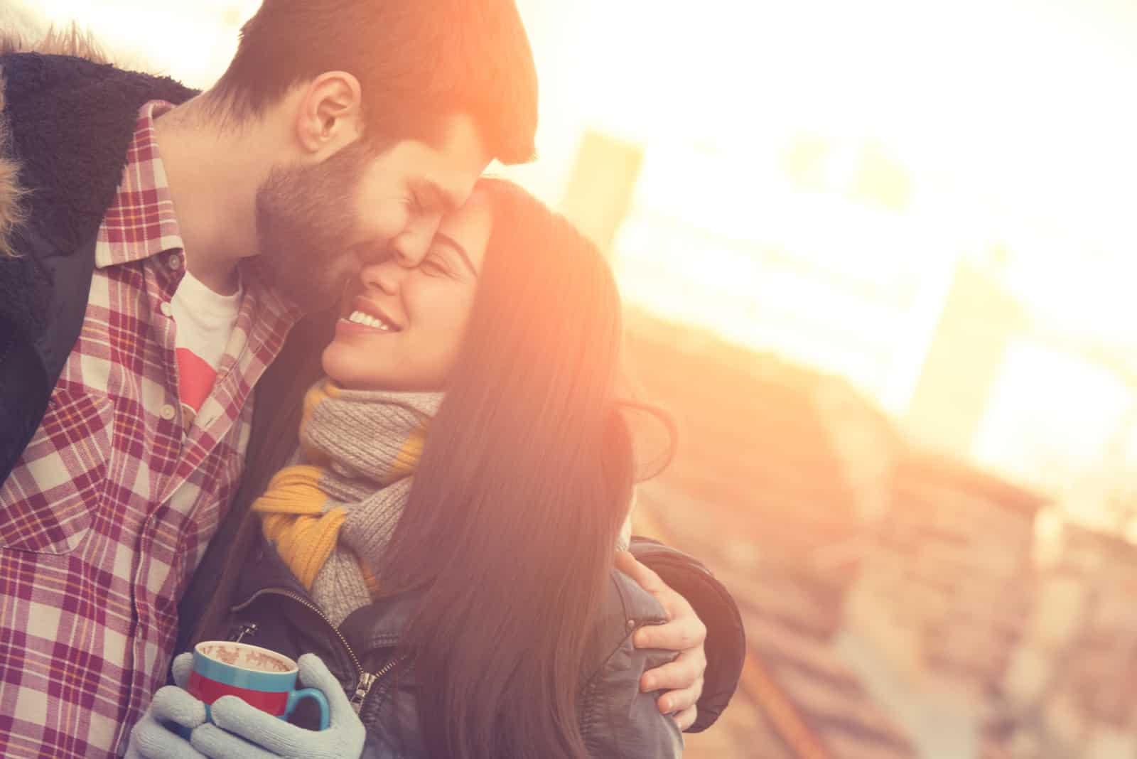 What Are Low-Key Relationships? 11 Reasons To Have One