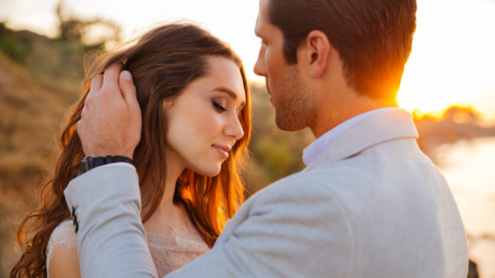 17 Undeniable Signs A Married Man Is Using You