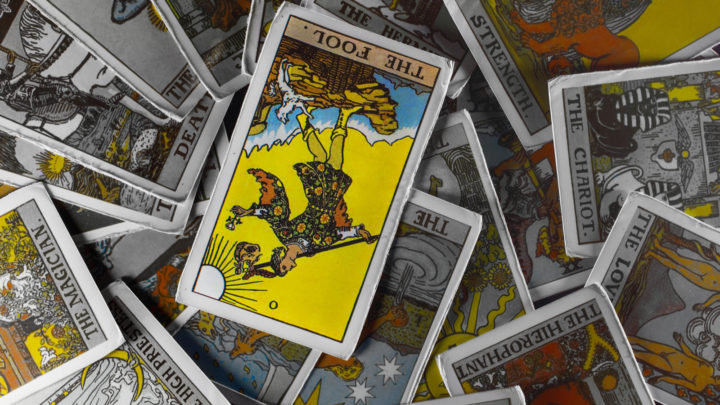 Understand The Fool Reversed: 10 Common Tarot Card Readings