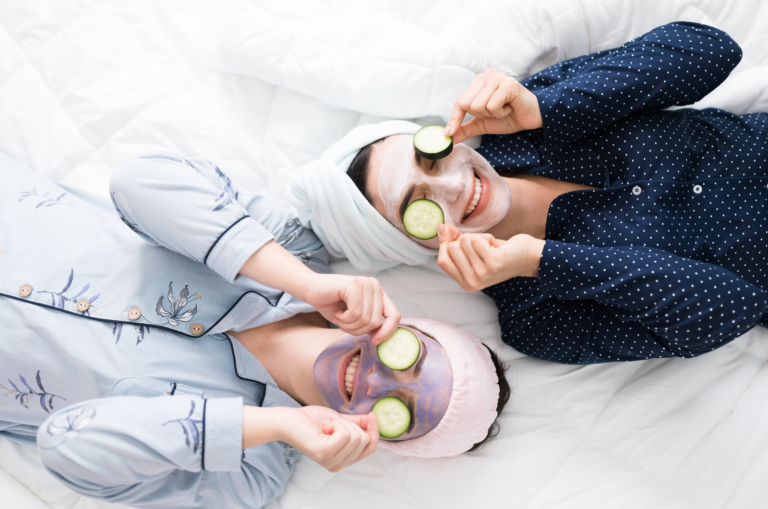 duas melhores amigas a passar um tempo no spa