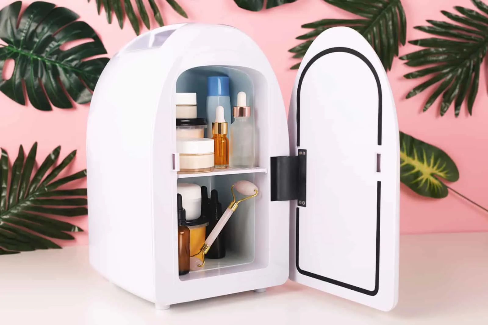 Mini fridge for keeping skincare