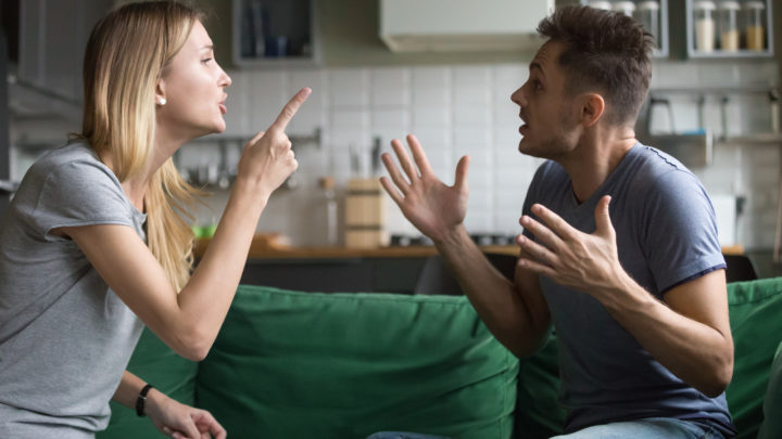 Los insultos en una relación son tóxicos: así se frenan