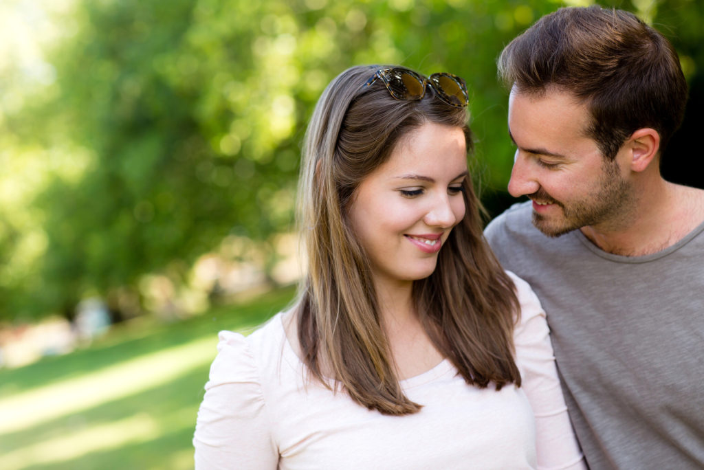 Guys Who Need Constant Female Attention: 7 Signs, Whys + Tips