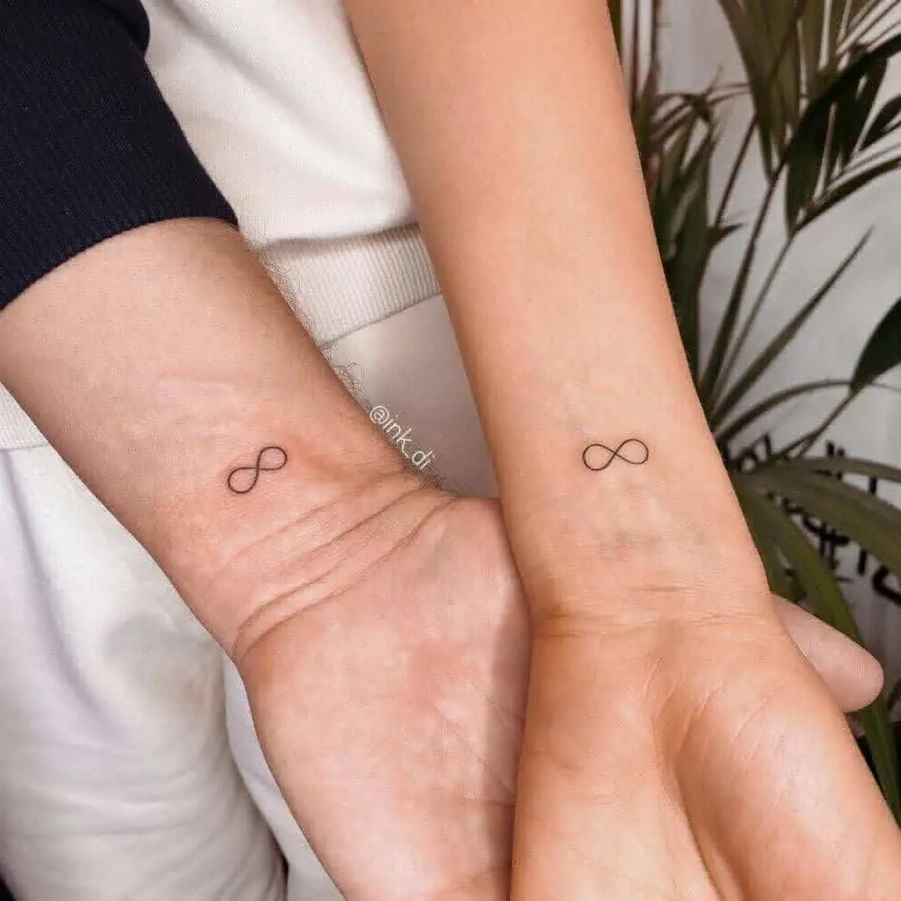 20 Best Minimalist Couple Tattoos To Get With Your SO