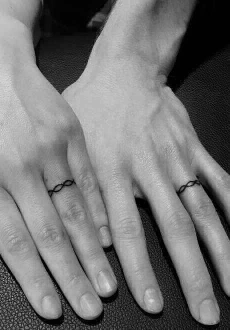 40 Unique Wedding Ring Tattoos For Couples (2021) | YourTango