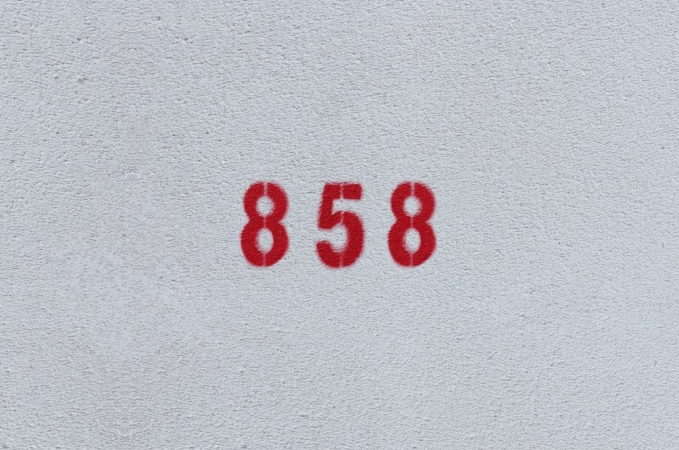 858 Angel Number Meaning And 10 Reasons You Keep Seeing It