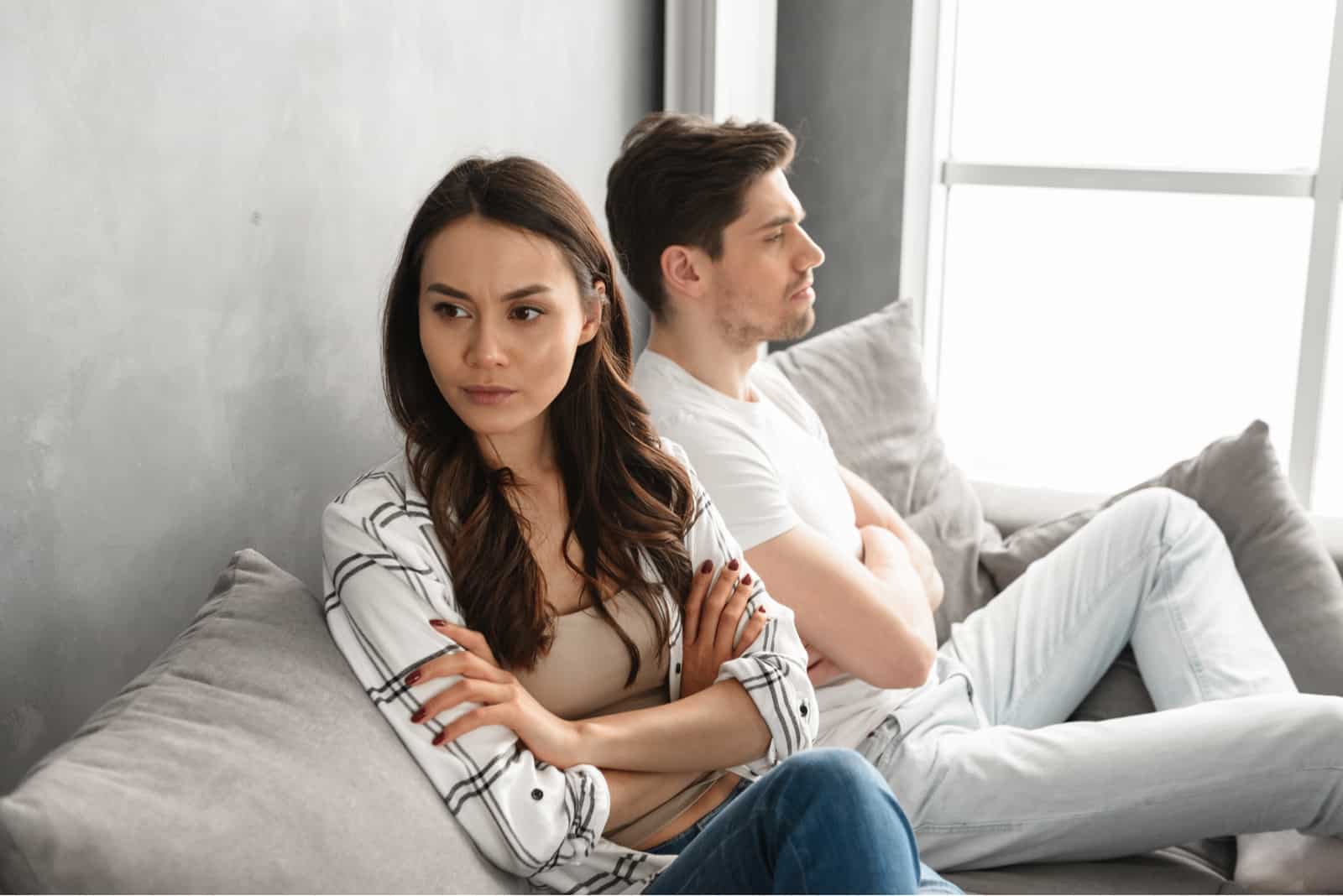 woman ignoring her boyfriend