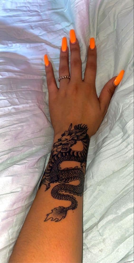 Tatuaje de dragón oriental