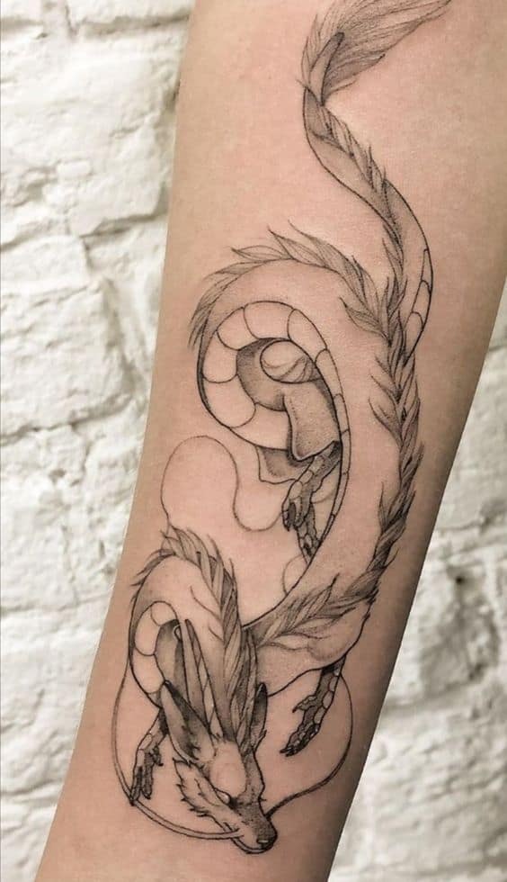 Tatuaje manga mujer dragón