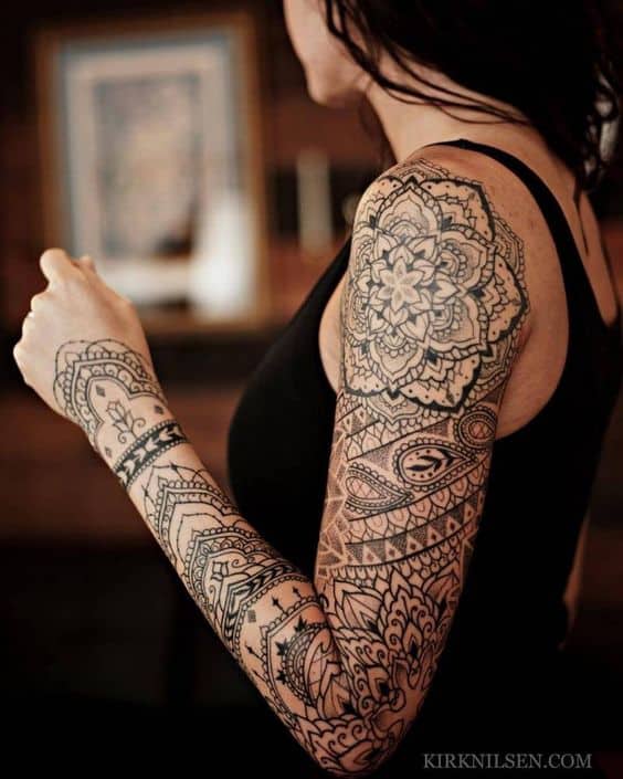 Manicotto per tatuaggio tradizionale