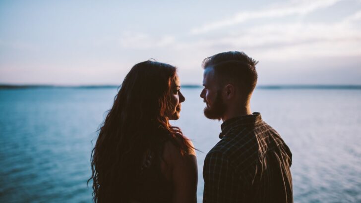 16 Surefire Signs He Wants You To Say ”I Love You”