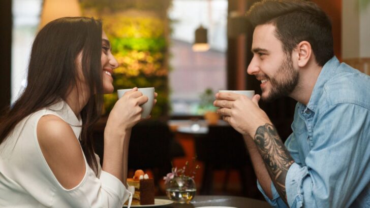 4 Body Language Ways To Make Him Obsessed With You