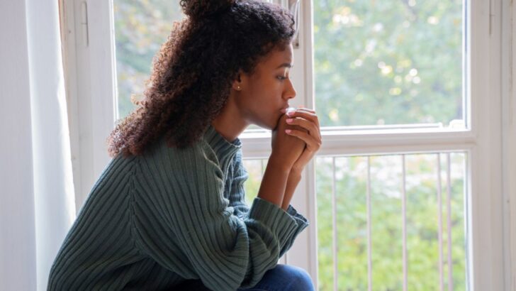 4 Reasons Situationship Breakups Hurt More Than Actual Relationships
