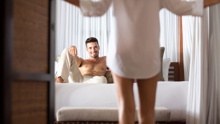 9 cose che fai inconsciamente per spingerlo a letto con un'altra donna