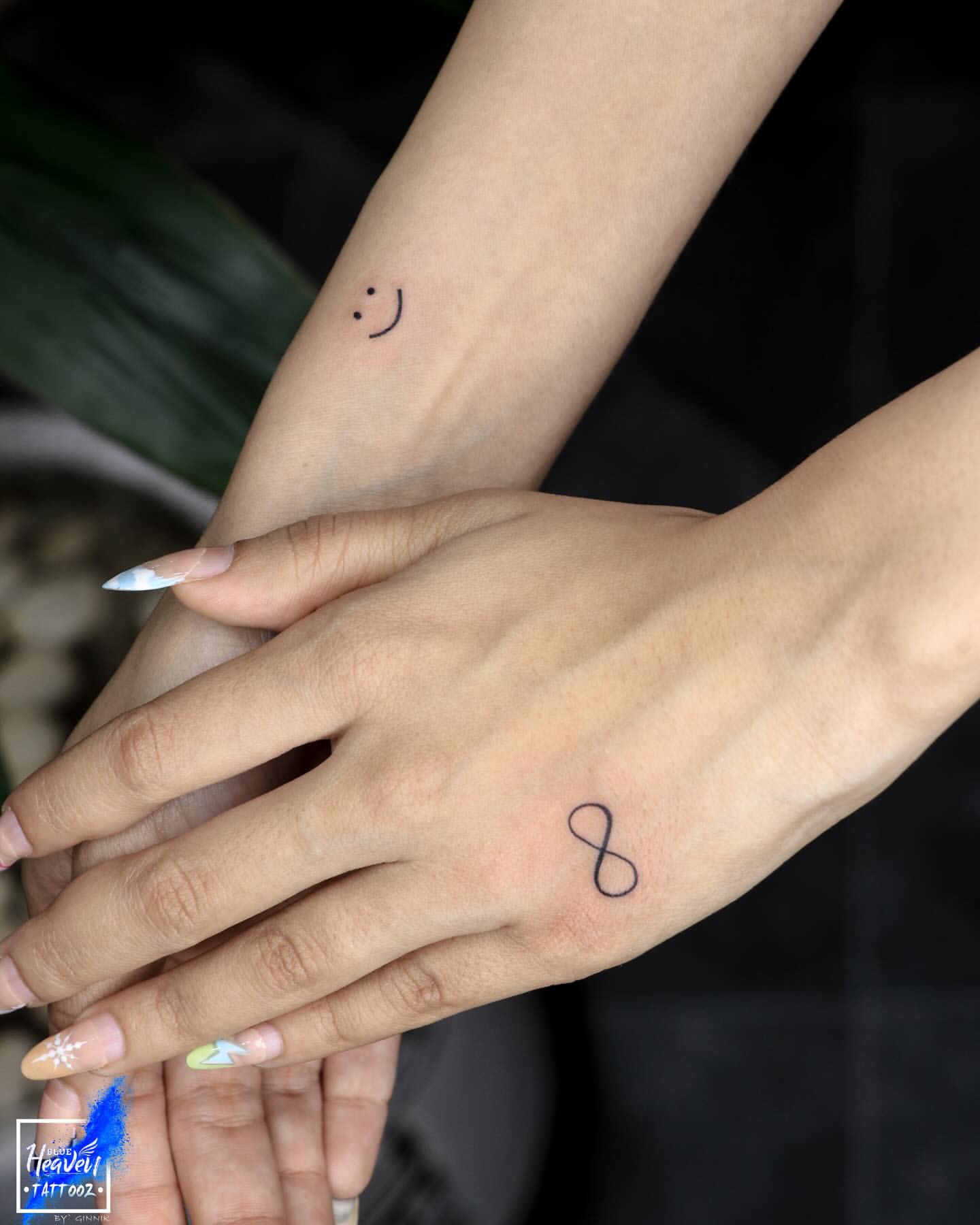 tatuaggio con simbolo dell'infinito