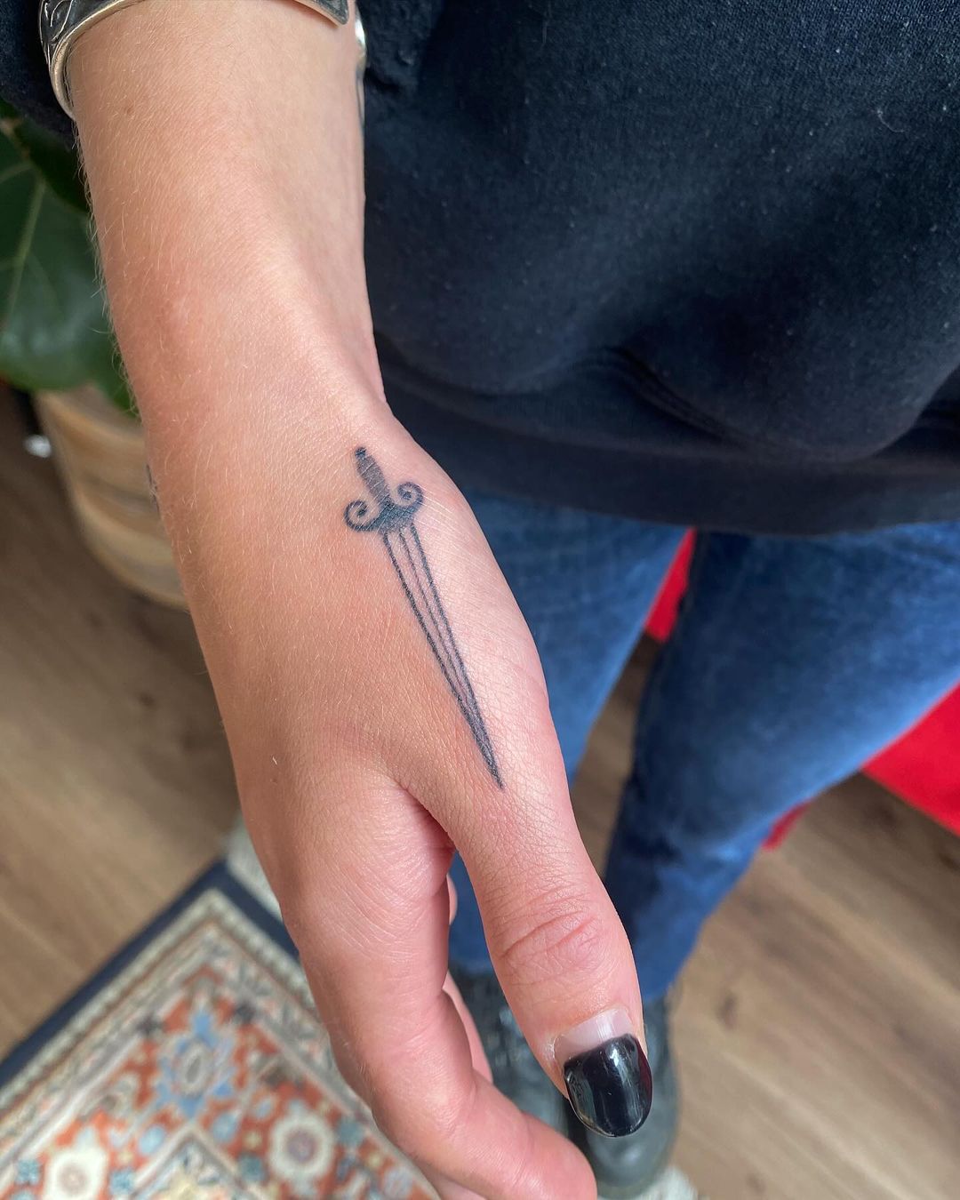 tatuaggio con spada