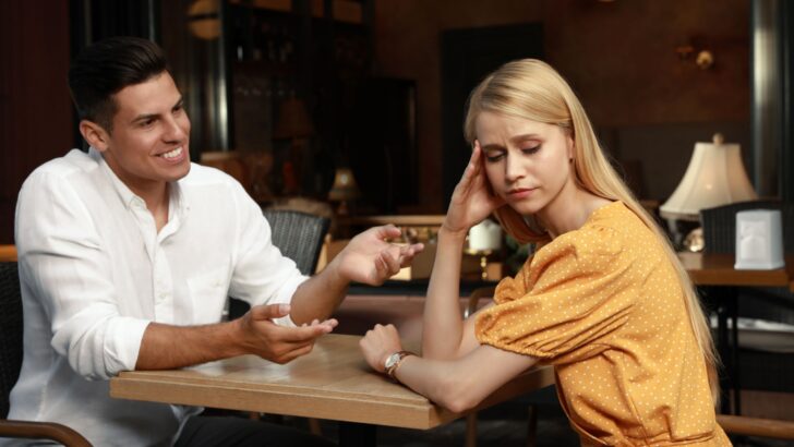 10 Worst Mistakes Guys Make On Dates That Women Hate