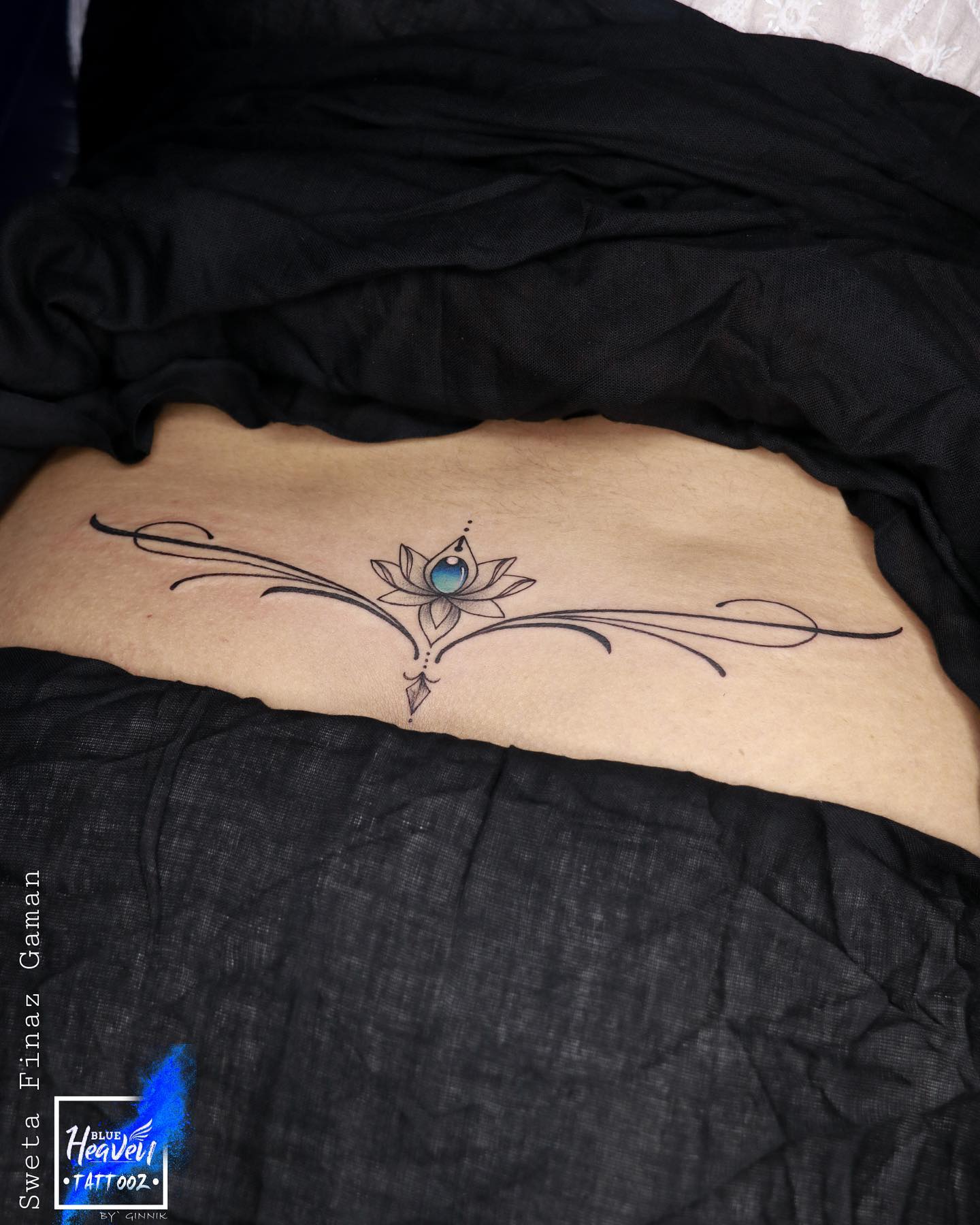 tatuagem de flor de lótus