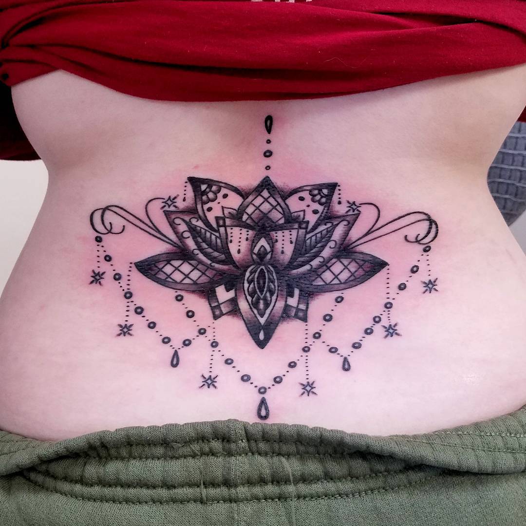 tatuaje de flor de mandala