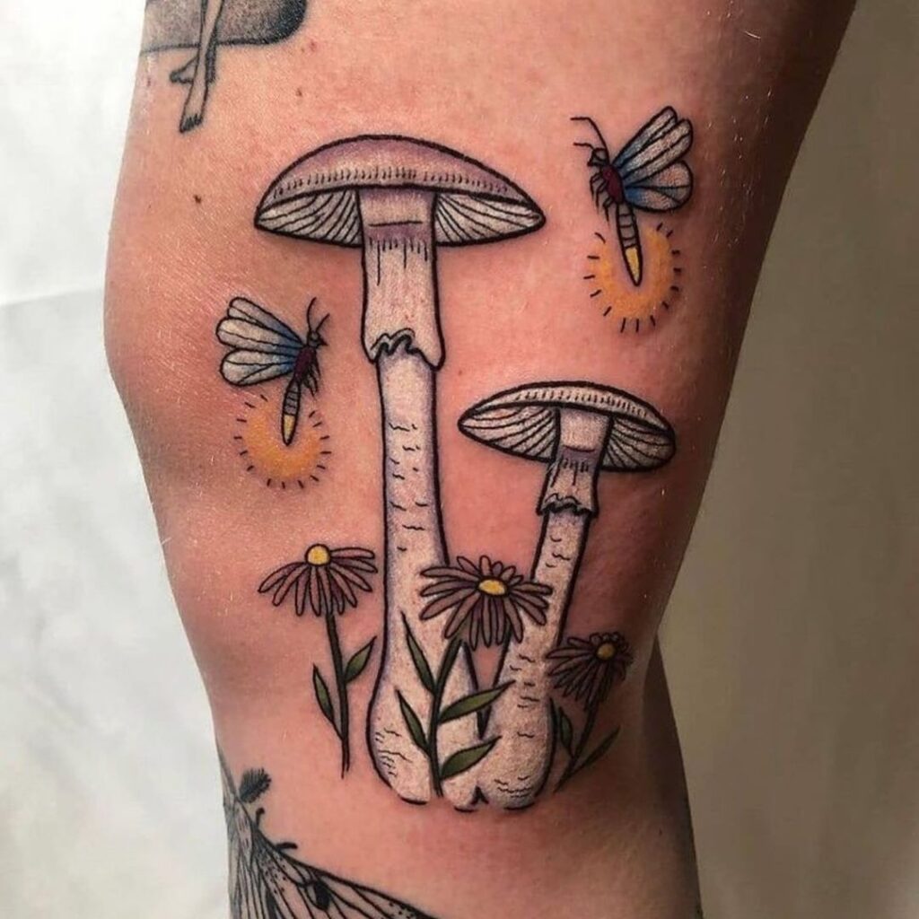 Tatuaje de abejas, flores y setas