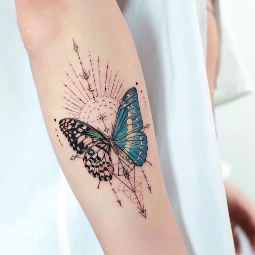 Tatuaje de mariposa celeste