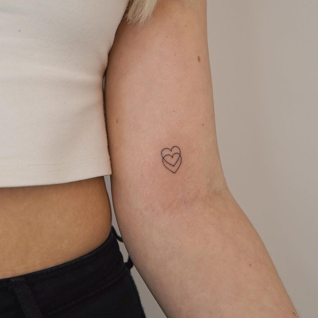 Tatuaggio con cuori dell'amicizia