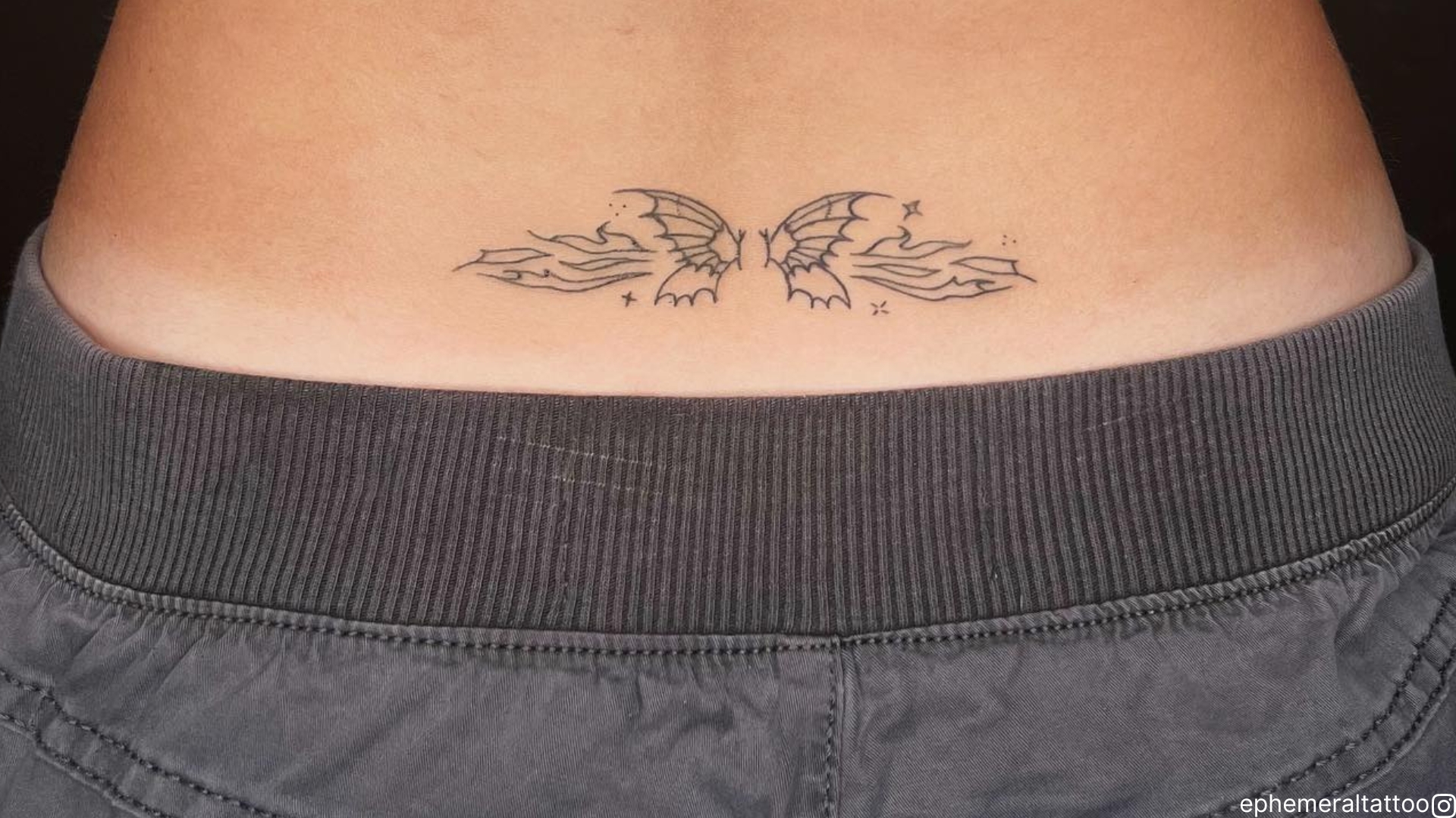tatuagem na parte inferior das costas