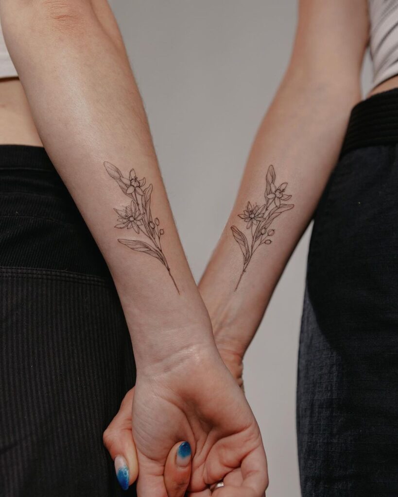 Tatuaje de flores a juego