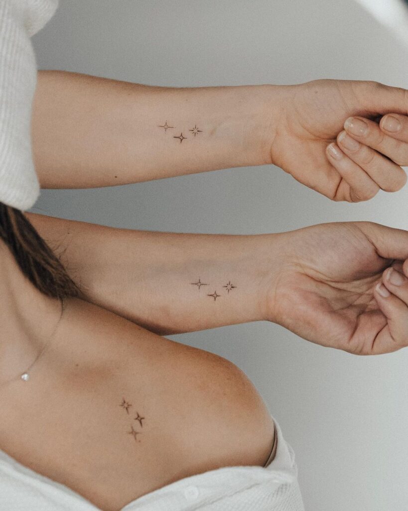 Tatuaje de estrellas a juego