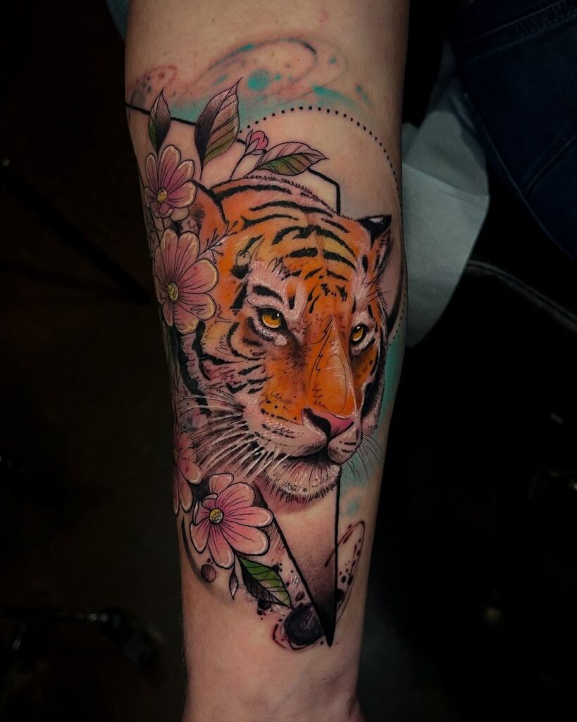 Tatuagem de tigre em aguarela