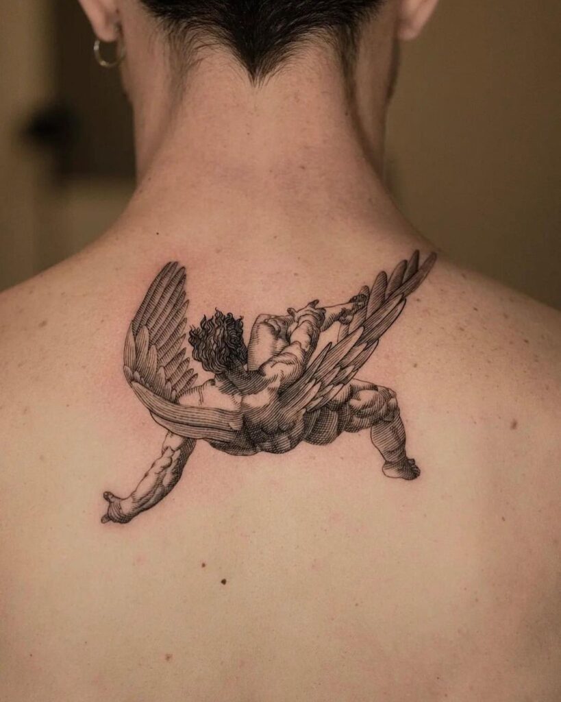 tatuagem espiritual nas costas da queda de Ícaro