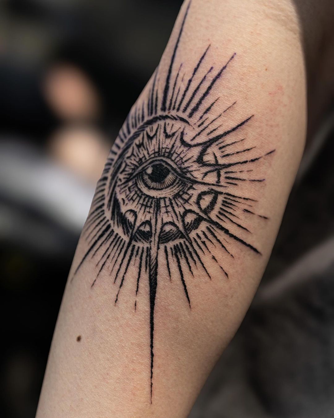 tatuaje de ojo de luna y estrella